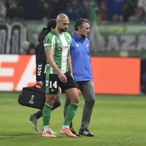 V站体育赛事-记者：贝蒂斯中场阿姆拉巴特成功接受手术，球员将伤缺4到6周