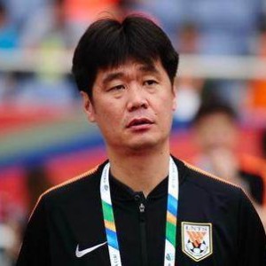 V站体育新闻-总局足协联手重塑国足：戚军任领队 鹏指周二抵沪